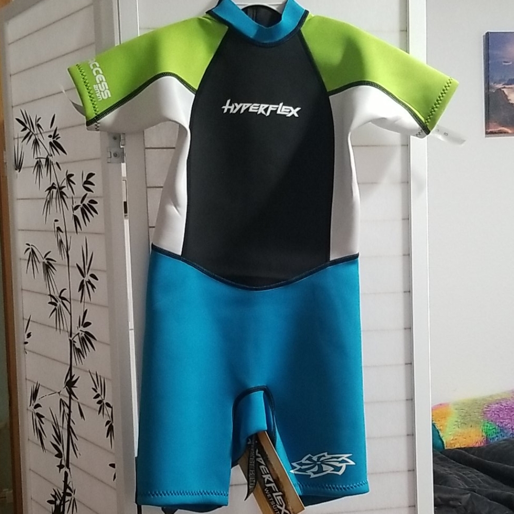 Brand New Hyperflex Wetsuit for girls size 7-8